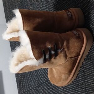 UGG Boots Constantine with Side Leather Detail. Size 7 USA